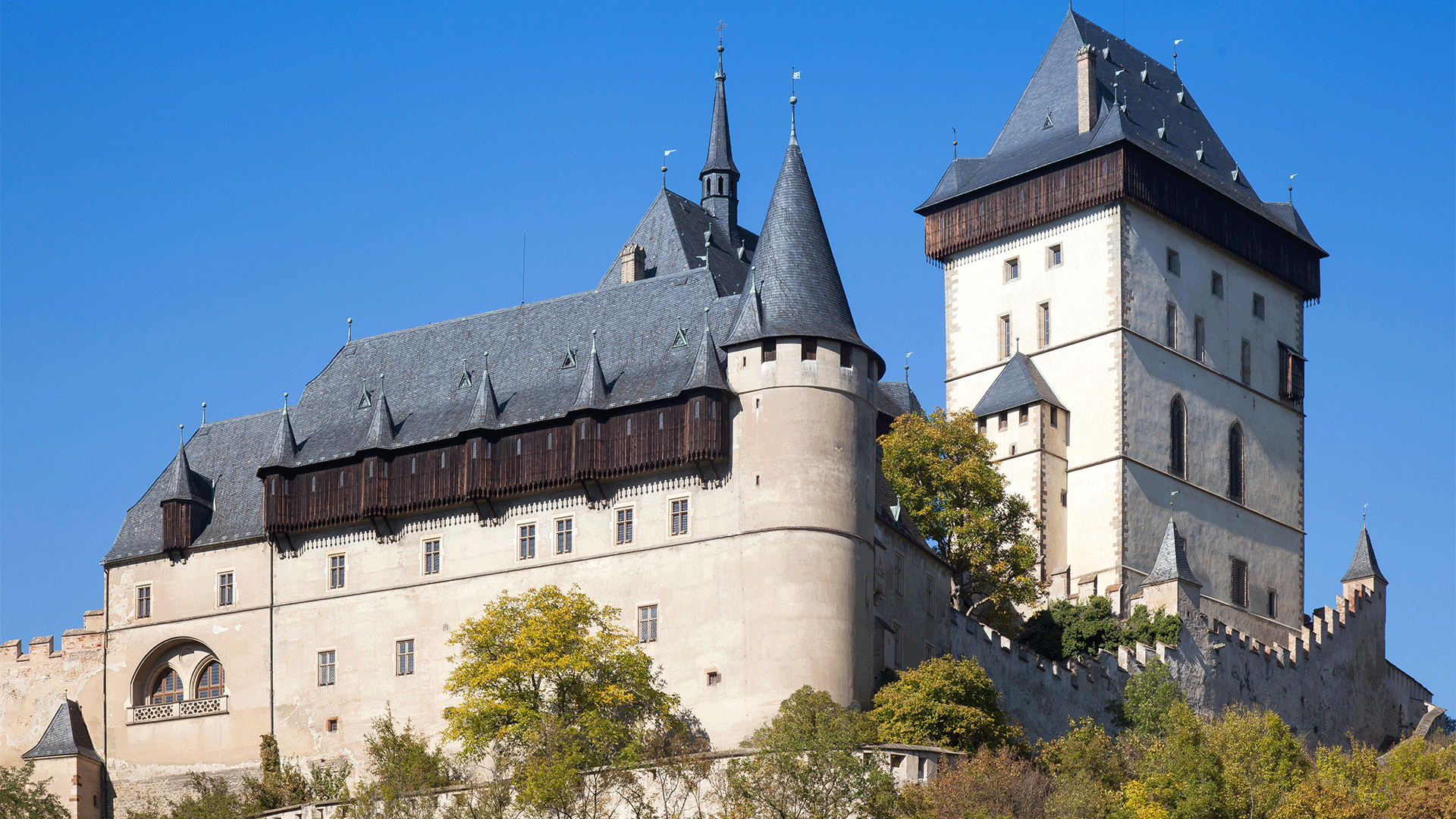 czech-republic-karlstejn-castle