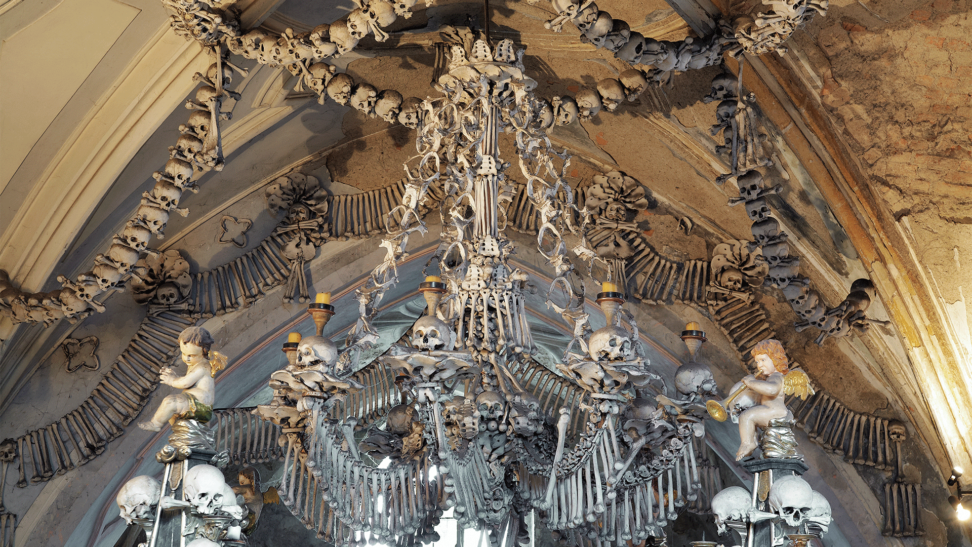 czech-republic-kutna-hora-sedlec-ossuary