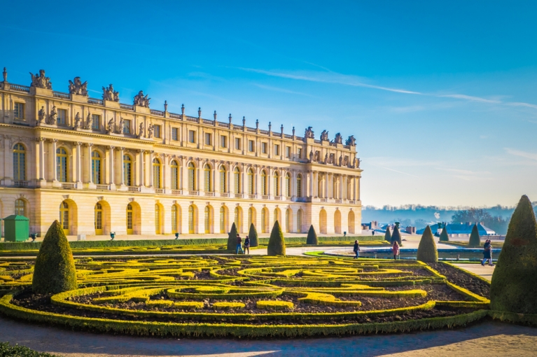 france-paris-versailles-gardens-palace