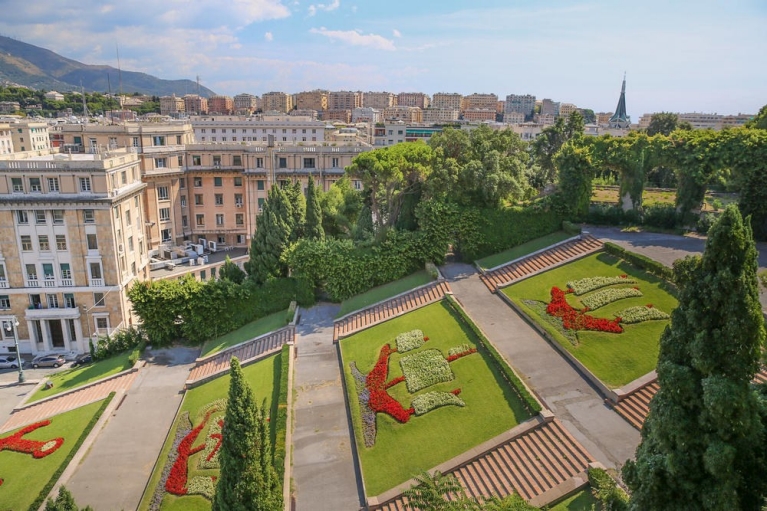 Giardini Francesco Coco Columbu's ships in flowers