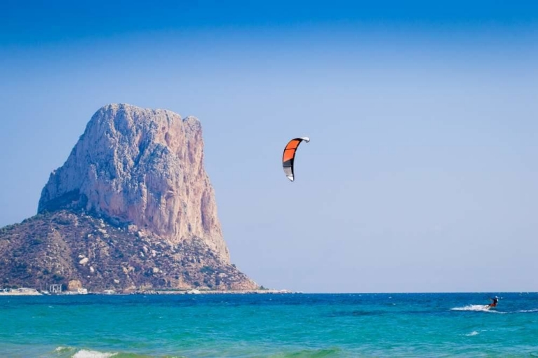 kite_surfer_calpe_spain_1000w