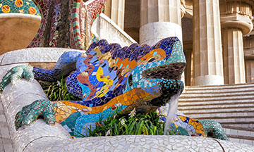 spain-barcelona-park-guell-mozaic-salamander