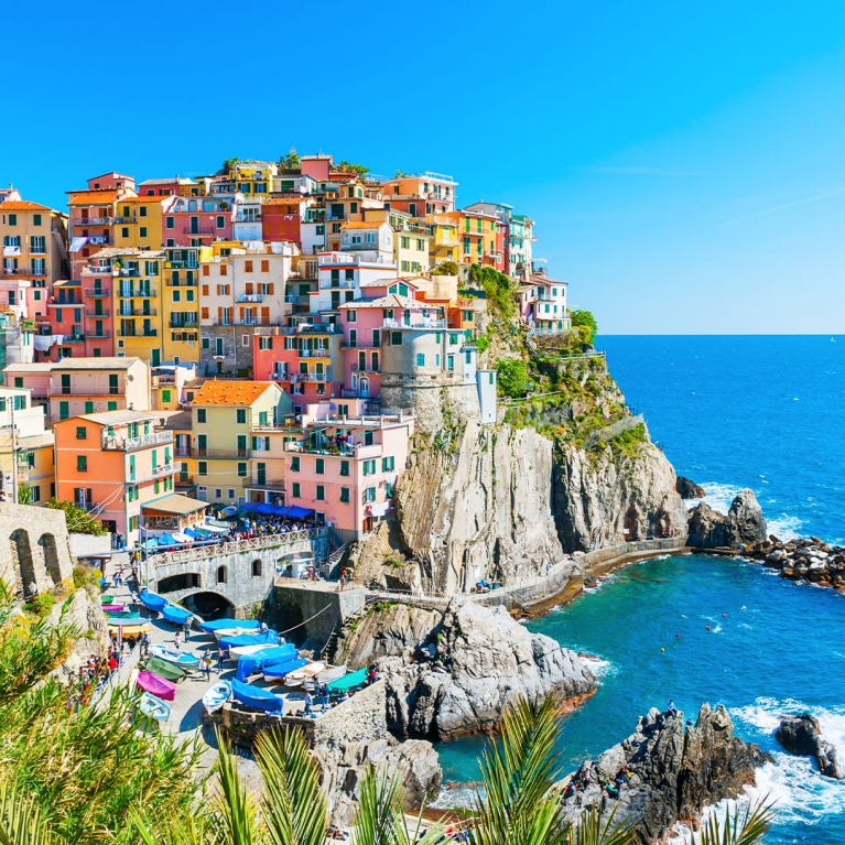 square-italy-cinque-terre-village-sea-panorama